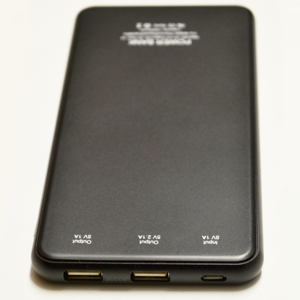 Doca Dual USB Powerbank Slim Design 10000mAh Externer Power Akku für Smartphone Tablet mit LED Leuchte für Ladestand